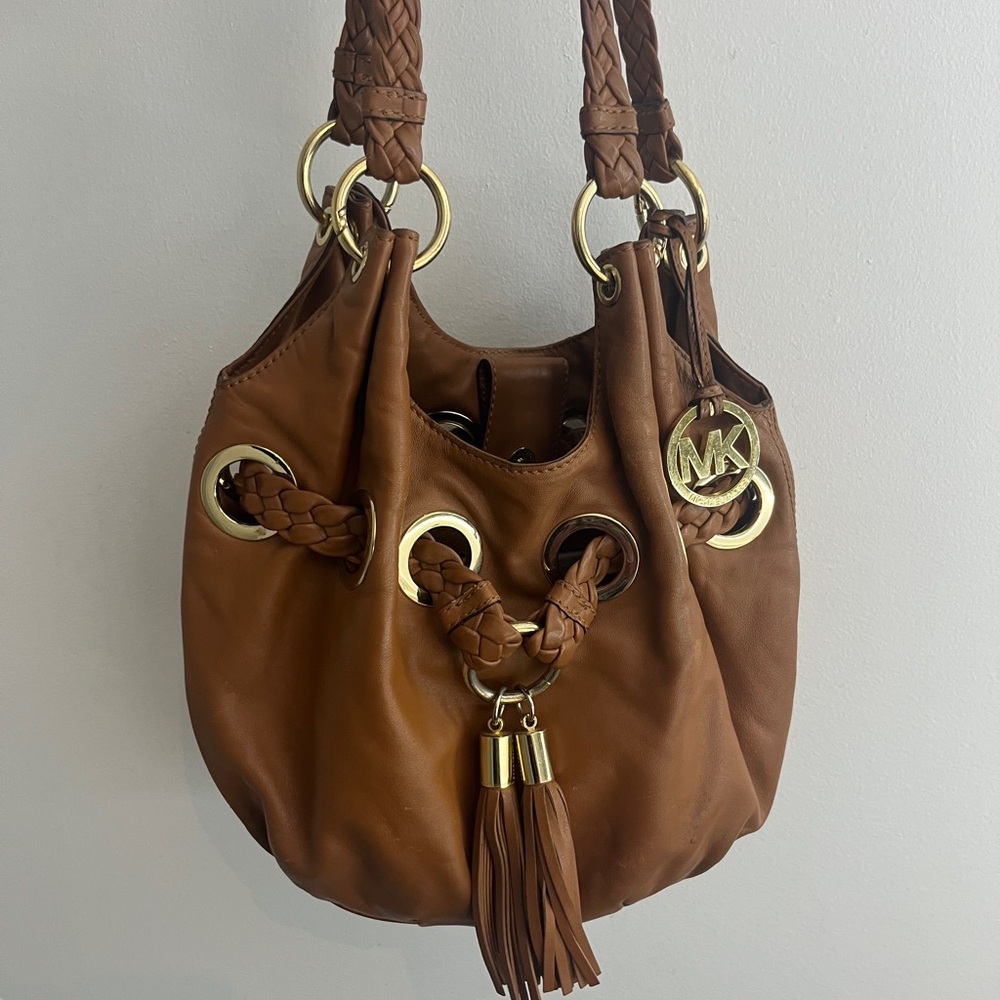 Michael Kors Brown and Gold Shoulder Bag with Slouchy Design 👜💕